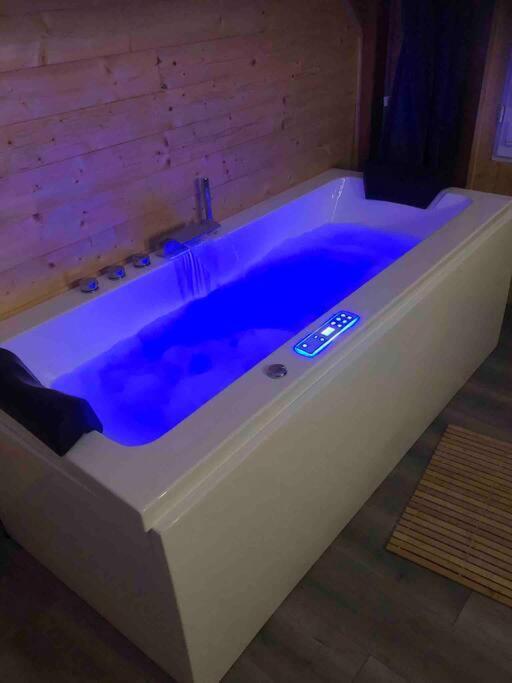 Cottage Cocooning Romantique Avec Jaccuzzi Prive Ancinnes Ngoại thất bức ảnh
